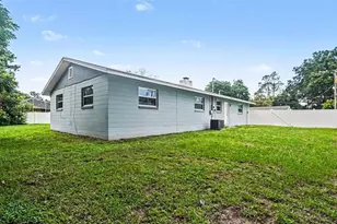 2135 NE 6th Pl, Ocala, FL 34470 - Photo 21
