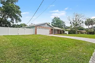 2135 NE 6th Pl, Ocala, FL 34470 - Photo 3