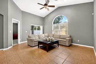 4618 Conroy Club Dr, Orlando, FL 32835 - Photo 9
