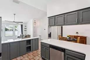 125 Donna Cir, Sanford, FL 32773 - Photo 9