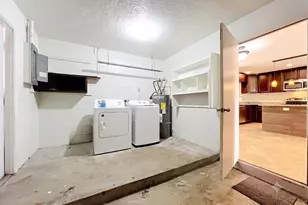 4510 Three Lakes Cir, Orlando, FL 32808 - Photo 33