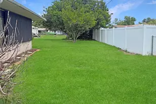 2417 Travelers Palm Dr, Edgewater, FL 32141 - Photo 11