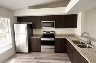 1215 Barefoot Bay Dr, Orlando, FL 32824 - Photo 3