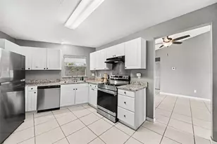 2629 Corrigan Dr, Deltona, FL 32738 - Photo 7