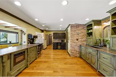 13512 Lake Magdalene Drive, Tampa, FL 33613 - Photo 5