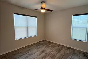 343 8th St N, Saint Petersburg, FL 33701 - Photo 13