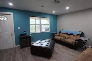 3312 Ramblewood Pl, Sarasota, FL 34237 - Photo 11