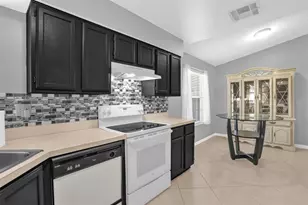 4155 Bergamont Ct, Kissimmee, FL 34746 - Photo 7