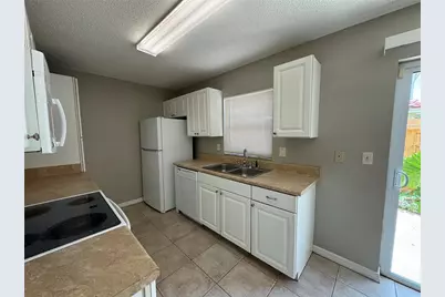 1643 Sandy Point Square #72, Orlando, FL 32807 - Photo 9