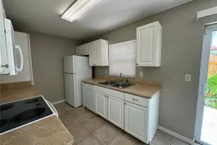 1643 Sandy Point Square, Orlando, FL 32807 - Photo 9