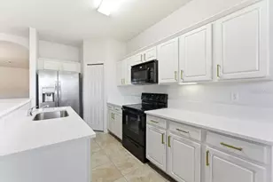 2795 Oakwater Dr, Kissimmee, FL 34747 - Photo 7
