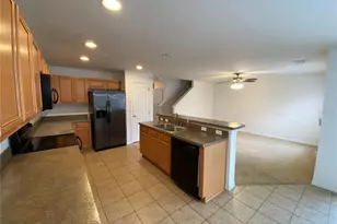 2457 Formax Dr, Orlando, FL 32828 - Photo 3
