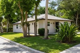 3058 Palmadelia Ave, Sarasota, FL 34234 - Photo 3