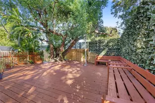 807 Silver Dr, Orlando, FL 32804 - Photo 29
