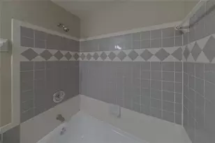 [Address not provided], Tampa, FL 33618 - Photo 9
