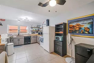 447 Hunter Cir, Kissimmee, FL 34758 - Photo 15