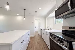 561 Yale Rd, Venice, FL 34293 - Photo 5