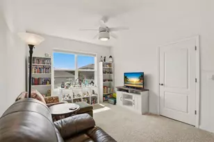 33428 Country House Dr, Sorrento, FL 32776 - Photo 13
