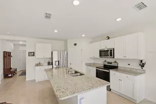 33428 Country House Dr, Sorrento, FL 32776 - Photo 5