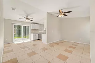 1224 Oak Valley Dr, Seffner, FL 33584 - Photo 5