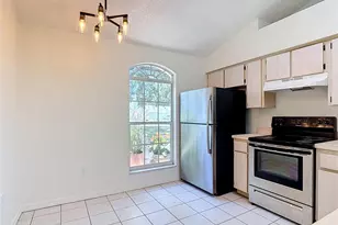 210 Robbins Rest Cir, Davenport, FL 33896 - Photo 9
