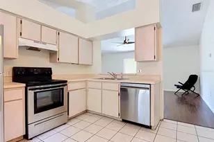 210 Robbins Rest Cir, Davenport, FL 33896 - Photo 13