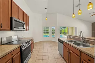 131 Old Bridge Cir, Davenport, FL 33897 - Photo 9