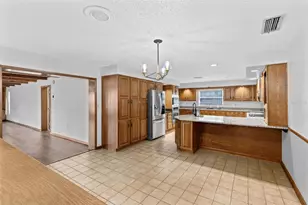 2215 Bradford Ct, Orlando, FL 32806 - Photo 9