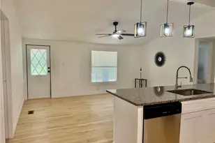 31638 Lake Dr, Eustis, FL 32736 - Photo 9