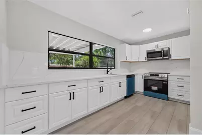 763 65th Avenue S, Saint Petersburg, FL 33705 - Photo 5