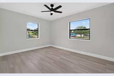 763 65th Avenue S, Saint Petersburg, FL 33705 - Photo 13