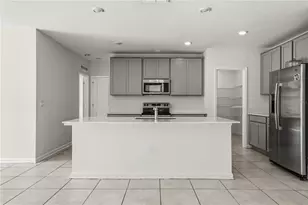 1721 White Water Ct, Davenport, FL 33837 - Photo 5