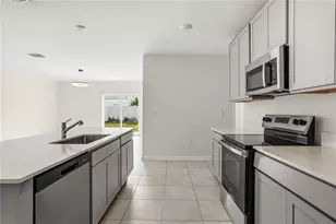 1721 White Water Ct, Davenport, FL 33837 - Photo 9