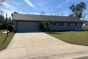 5241 Magnolia Terrace, Fruitland Park, FL 34731 - Photo 1