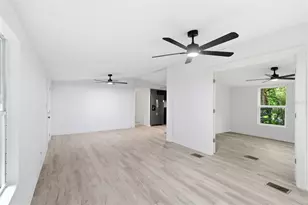 403 Acorn Cir, Fruitland Park, FL 34731 - Photo 5