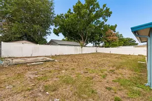 1719 Julian Ln Dr, Tampa, FL 33619 - Photo 25