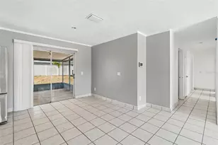 1719 Julian Ln Dr, Tampa, FL 33619 - Photo 9