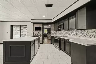 9027 Bonnet Way, Weeki Wachee, FL 34613 - Photo 3