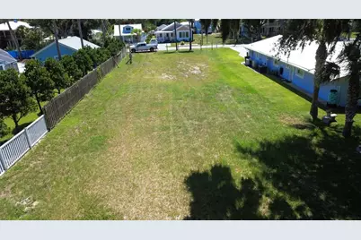 622 N Riverside Drive, New Smyrna Beach, FL 32168 - Photo 1