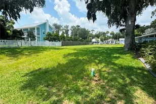 622 N Riverside Dr, New Smyrna Beach, FL 32168 - Photo 1