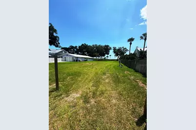 622 N Riverside Drive, New Smyrna Beach, FL 32168 - Photo 3