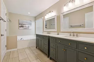 1000 N Lake Claire Cir, Oviedo, FL 32765 - Photo 17