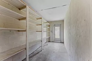2406 Dellwood Dr, Orlando, FL 32806 - Photo 37