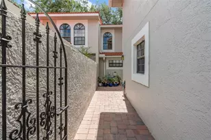 7537 Fenwick Cove Ln, Orlando, FL 32819 - Photo 9