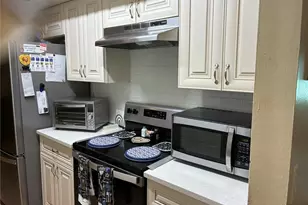 9241 Toby Ln, Orlando, FL 32817 - Photo 5