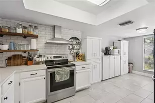1009 McCully Ct, Oviedo, FL 32765 - Photo 5