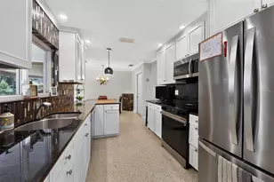 100 59th Ave S, Saint Petersburg, FL 33705 - Photo 17