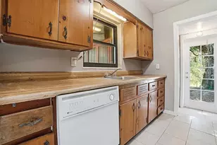 404 Louis St, Leesburg, FL 34748 - Photo 9
