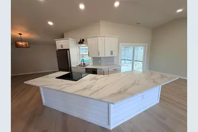 303 70th Street NW, Bradenton, FL 34209 - Photo 3