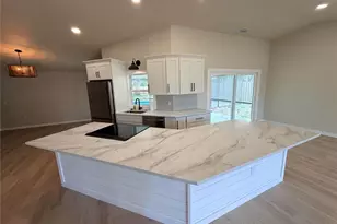 303 70th St NW, Bradenton, FL 34209 - Photo 3